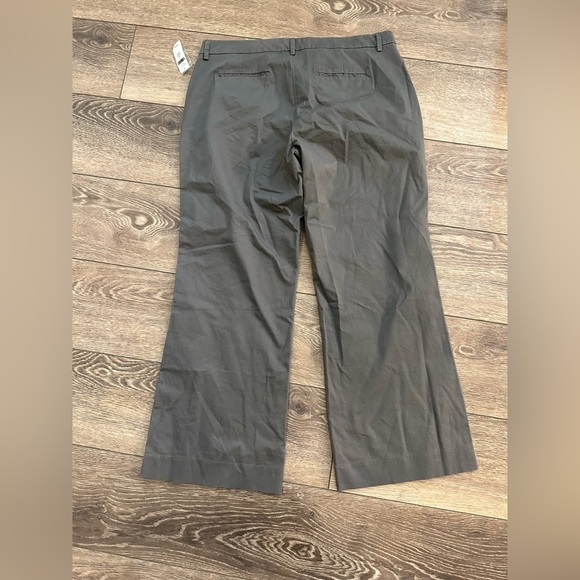 Khakis by GAP  Perfect Khaki Short SZ 14 - Picture 3 of 6